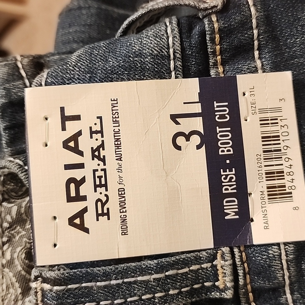 Ariat Size 31 Mid-Rise Boot Cut Jeans